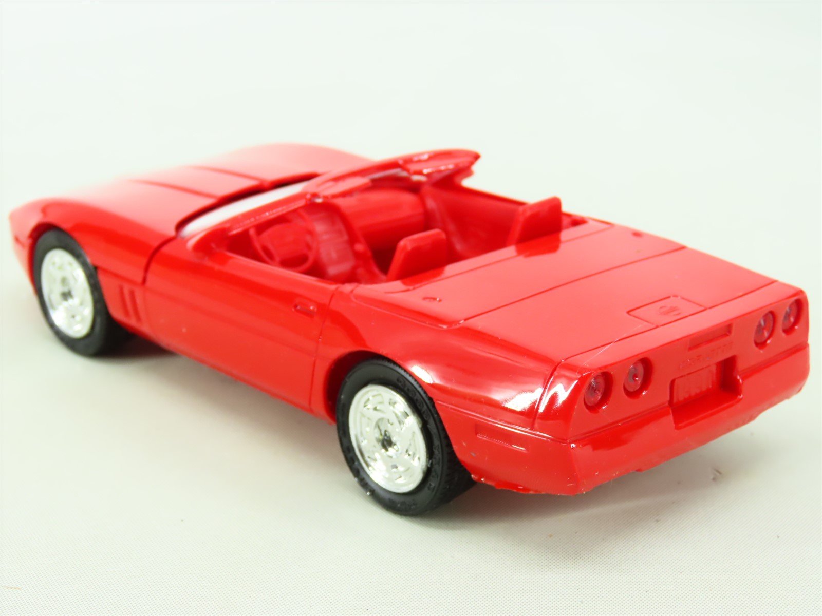 1:25 Scale AMT Ertl Plastic Model Car #6044 1990 Corvette Convertible