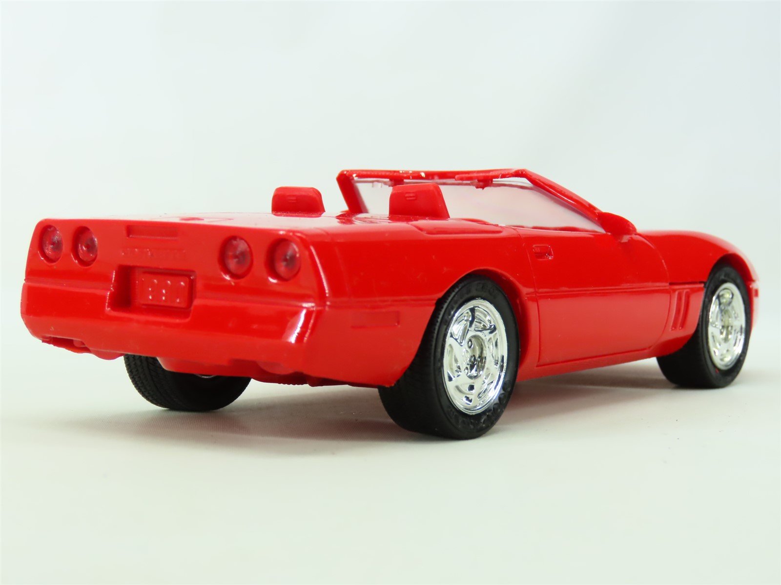 1:25 Scale AMT Ertl Plastic Model Car #6044 1990 Corvette Convertible
