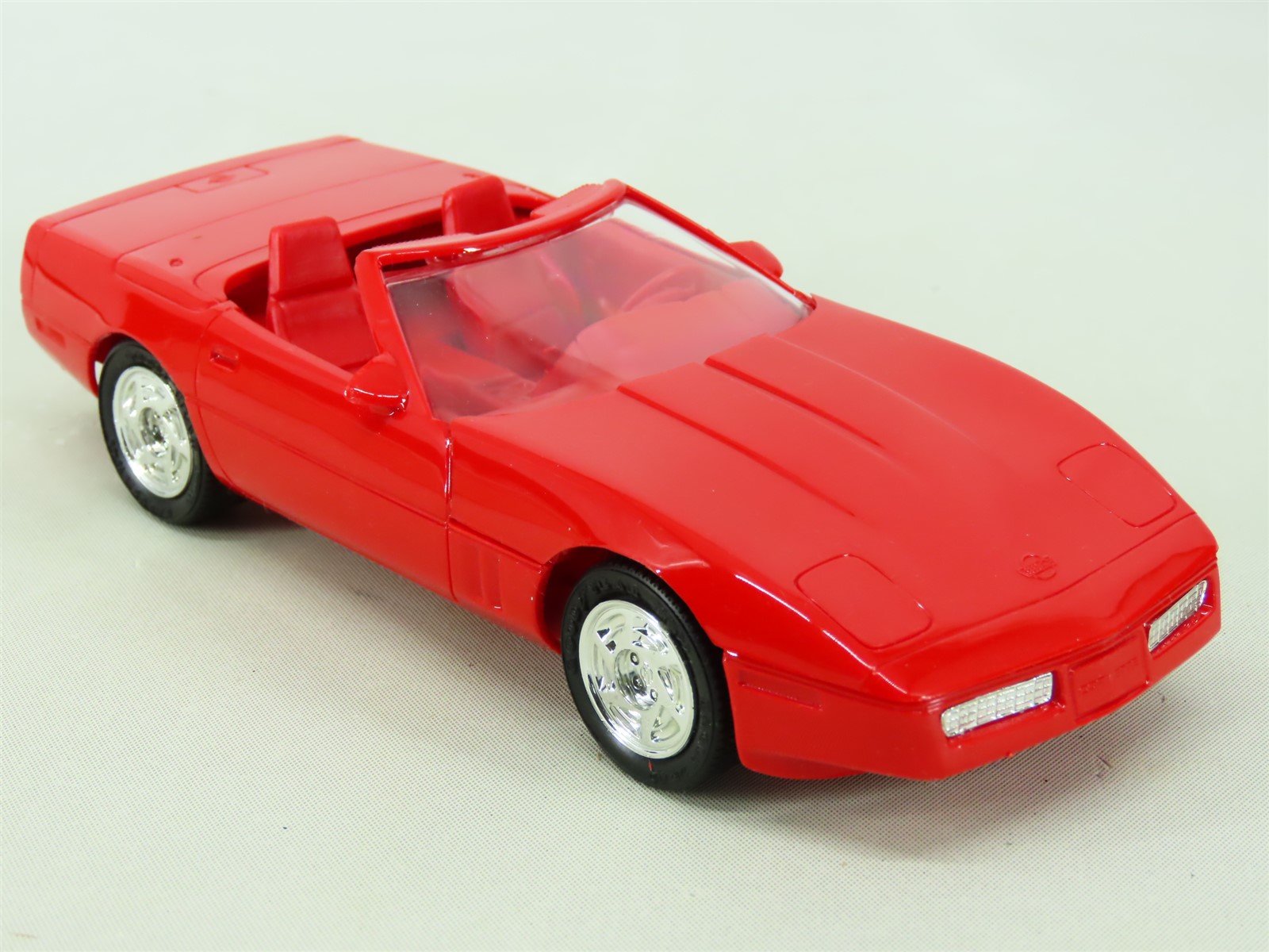 1:25 Scale AMT Ertl Plastic Model Car #6044 1990 Corvette Convertible