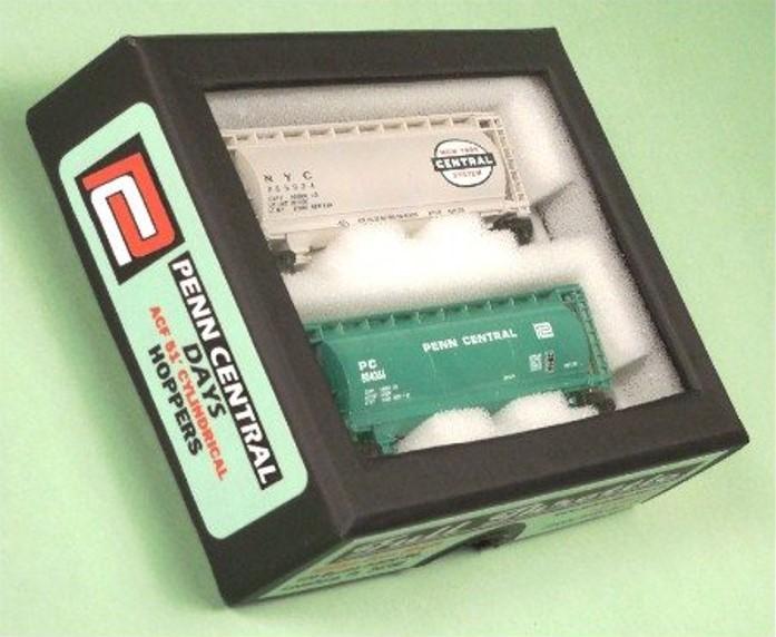 Z Scale FULL THROTTLE FTCOL7B PC NYC &quot;Penn Central Days&quot; 3-Bay Hopper Set 2-Pack