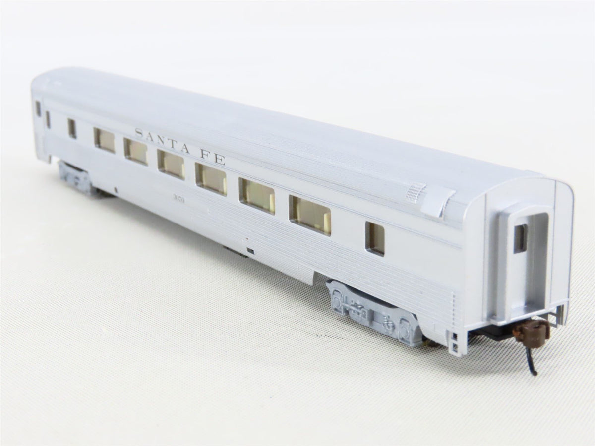 N Scale Bachmann Silver 14751 ATSF 85&#39; Streamline Fluted Coach Passenger #3070