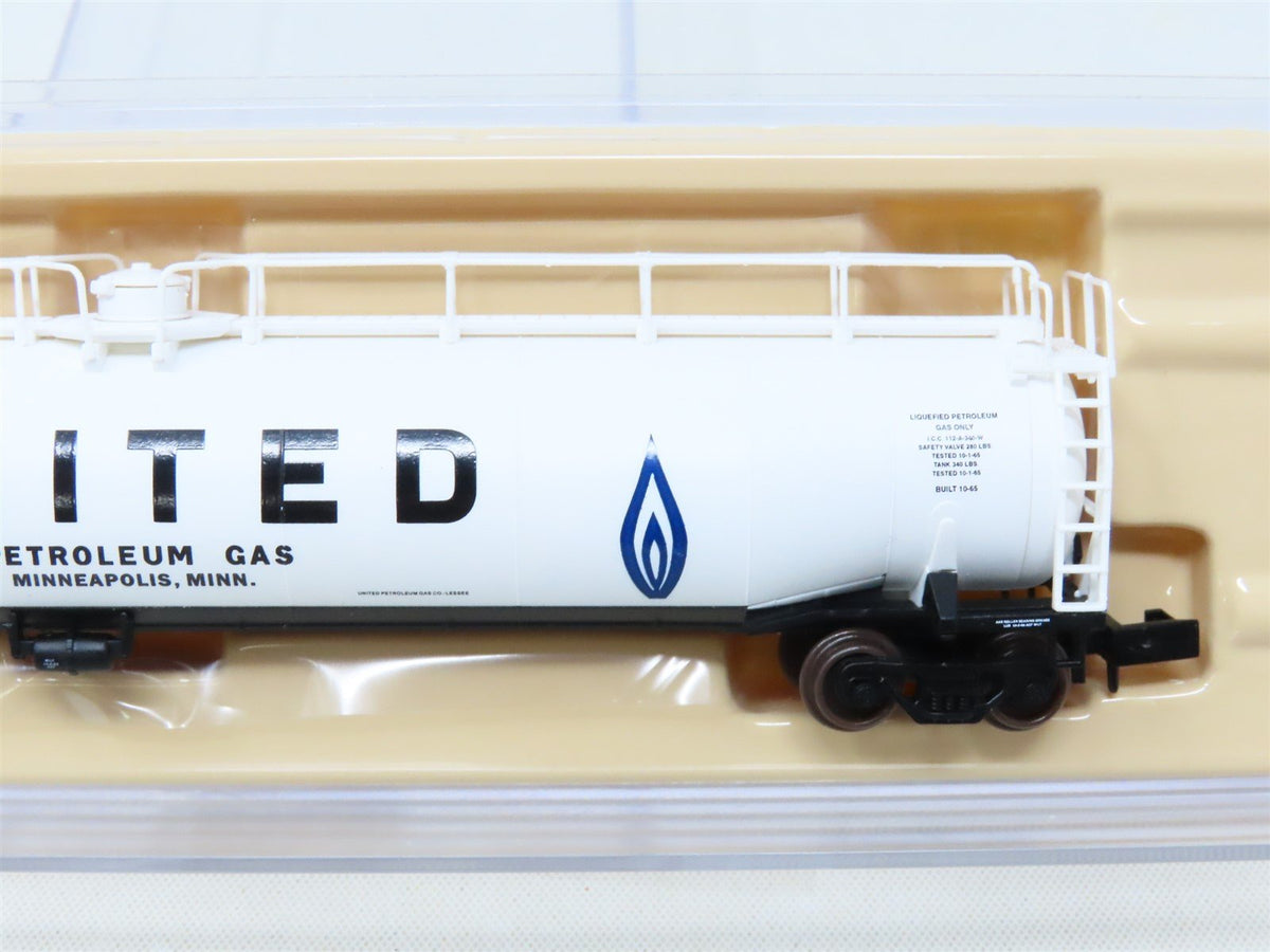 N Scale Atlas 37092 SHPX United Petroleum 33,000 Gallon Tank Car #17204