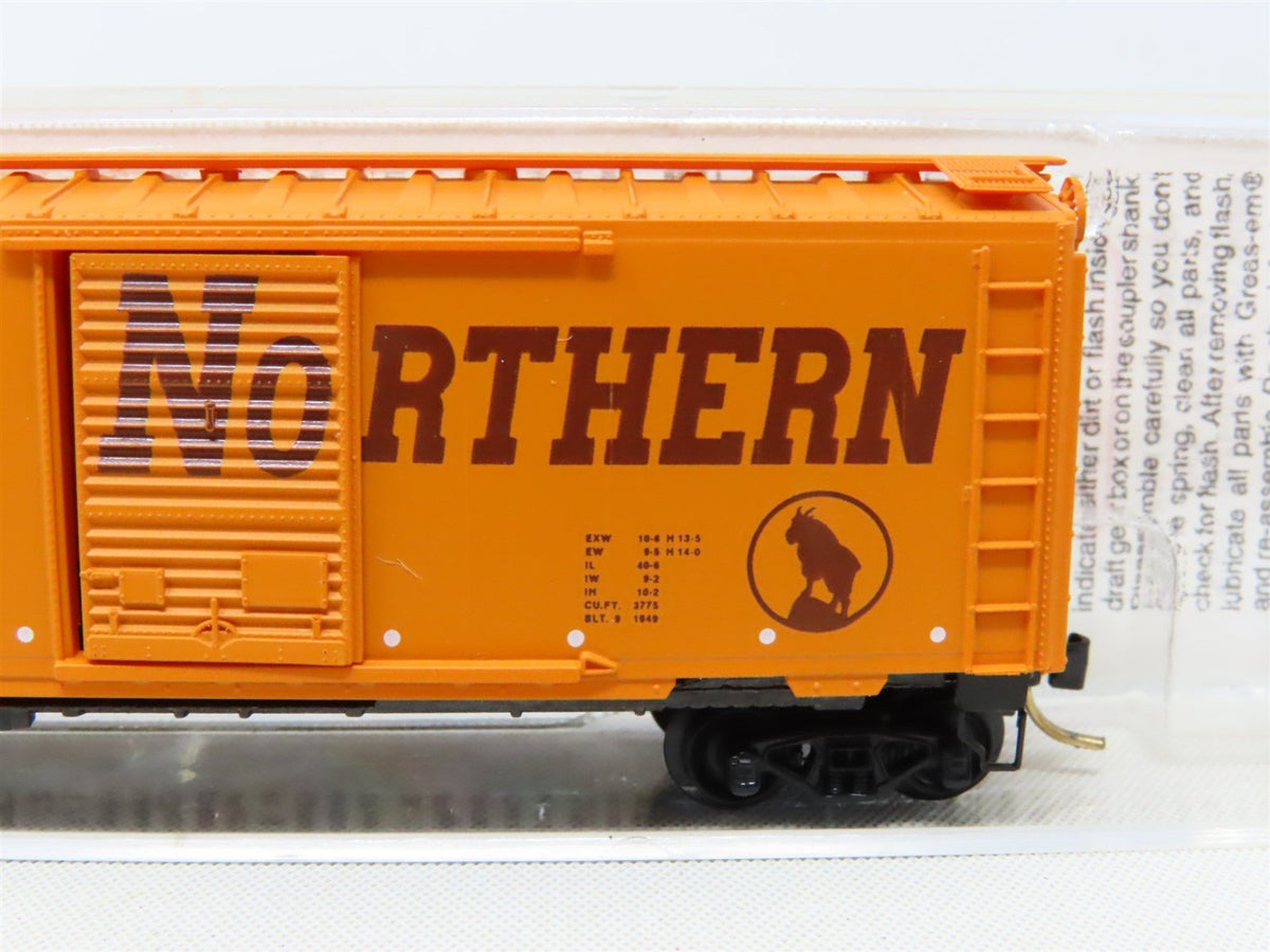 N Scale Micro-Trains MTL #20166 GN Great Northern Circus Car 40&#39; Box Car #19038