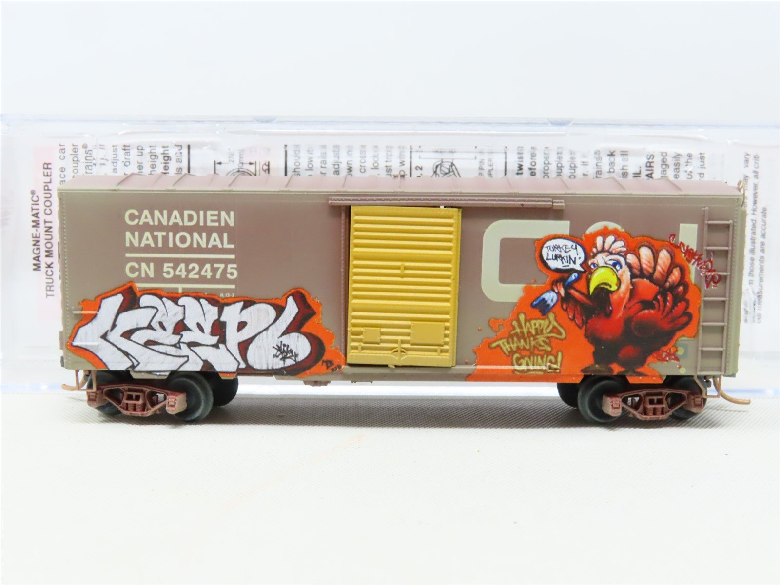 N Scale Micro-Trains MTL #07344140 CN 40' Box Car #542475 - Weathered & Graffiti