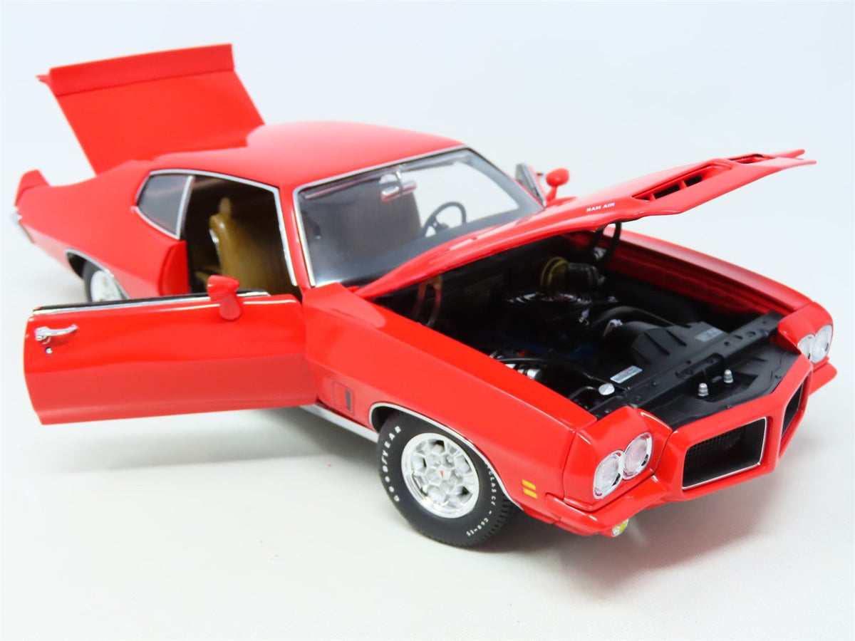 1:18 Scale GMP 1 of 3,996 Die-Cast 8043 1972 Pontiac GTO