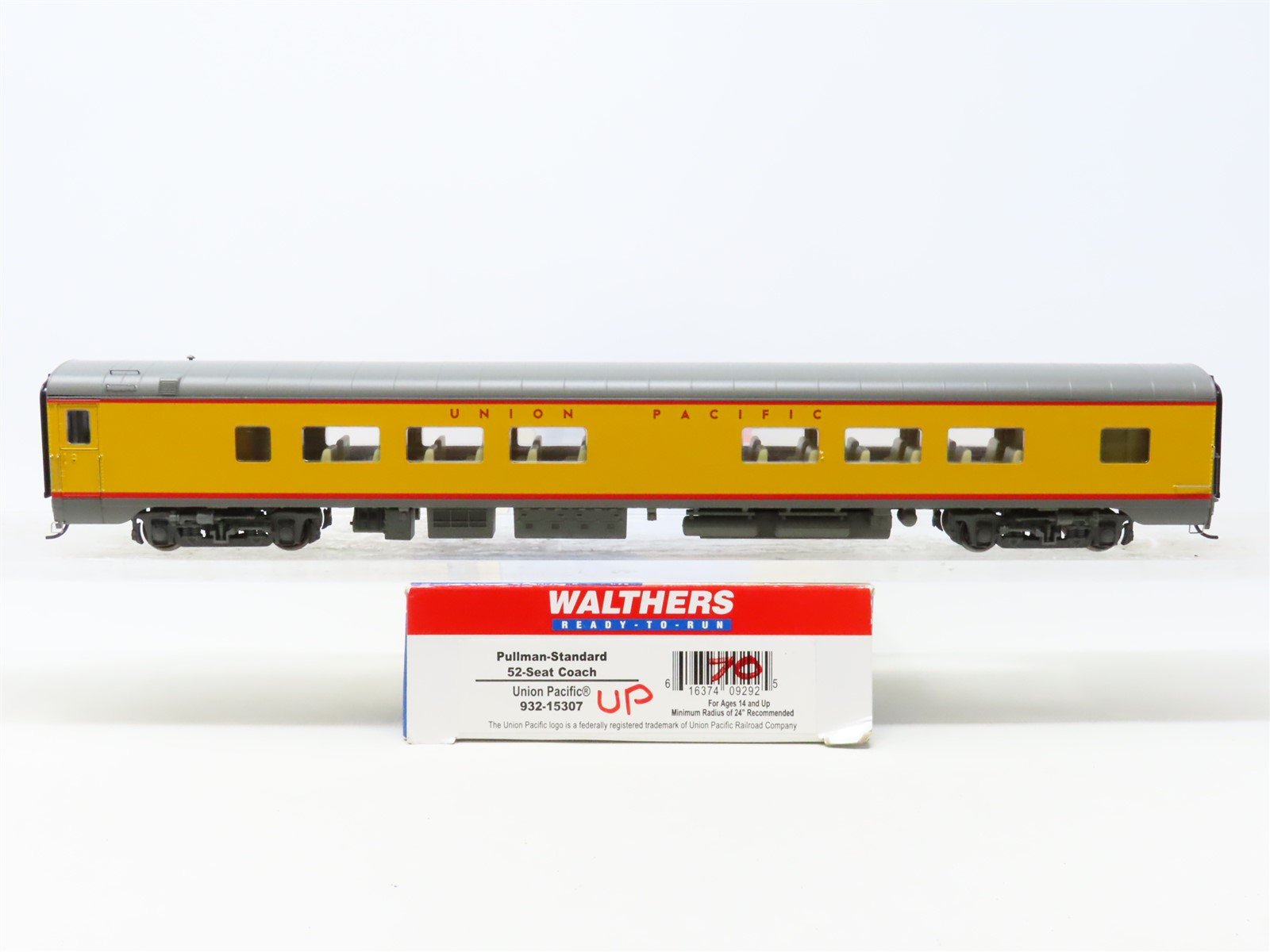 HO Scale Walthers 932-15307 UP Union Pacific 85' 52-Seat Coach Passenger Car