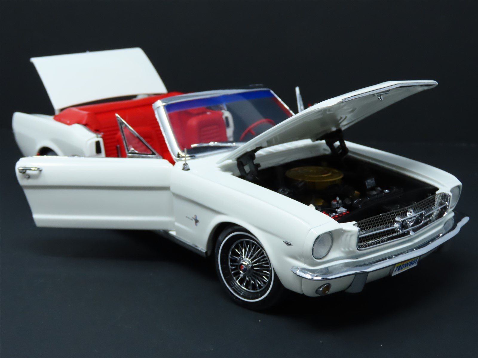 New Precision 100 sale 1:18 1964 Ford Mustang Convertible diecast replica Burago