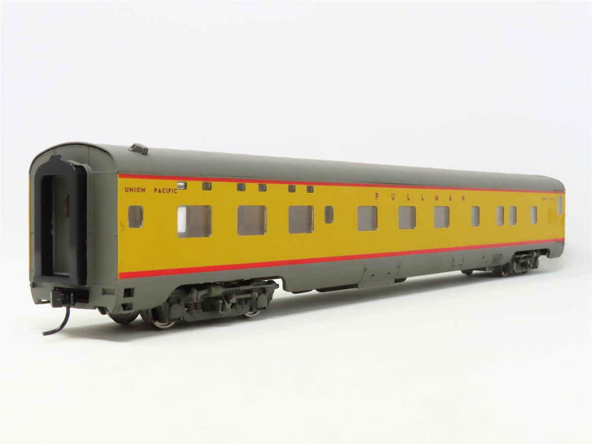 HO Scale Walthers 932-6731 UP Union Pacific 6-6-4 Sleeper Passenger Car