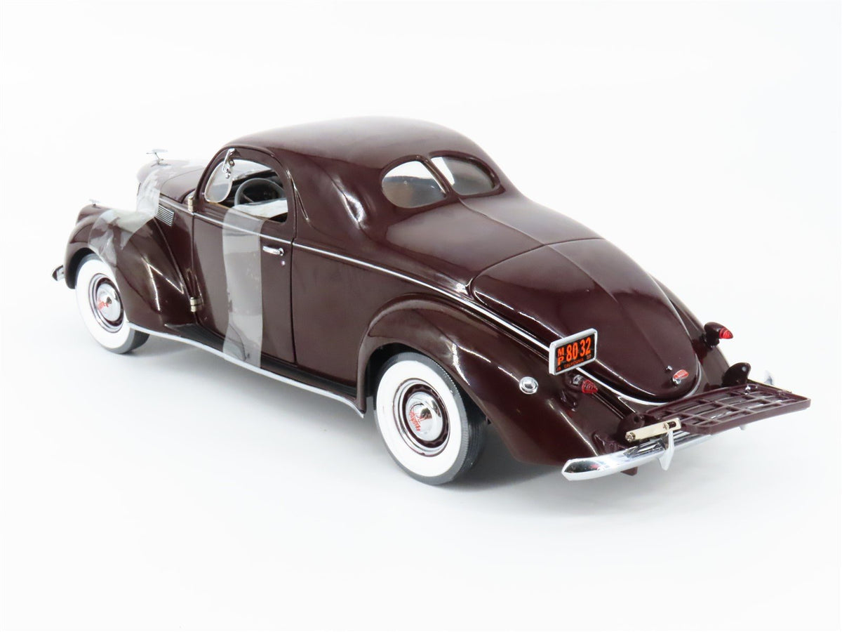 1:18 Scale Precision 100 Die-Cast 32890 1937 Lincoln Zephyr