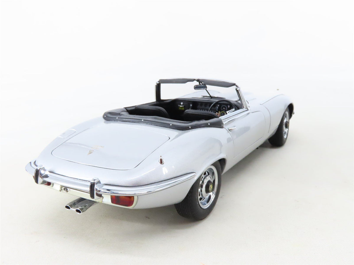 1:18 Scale AUTOart Millennium Die-Cast 73521 Jaguar E-Type