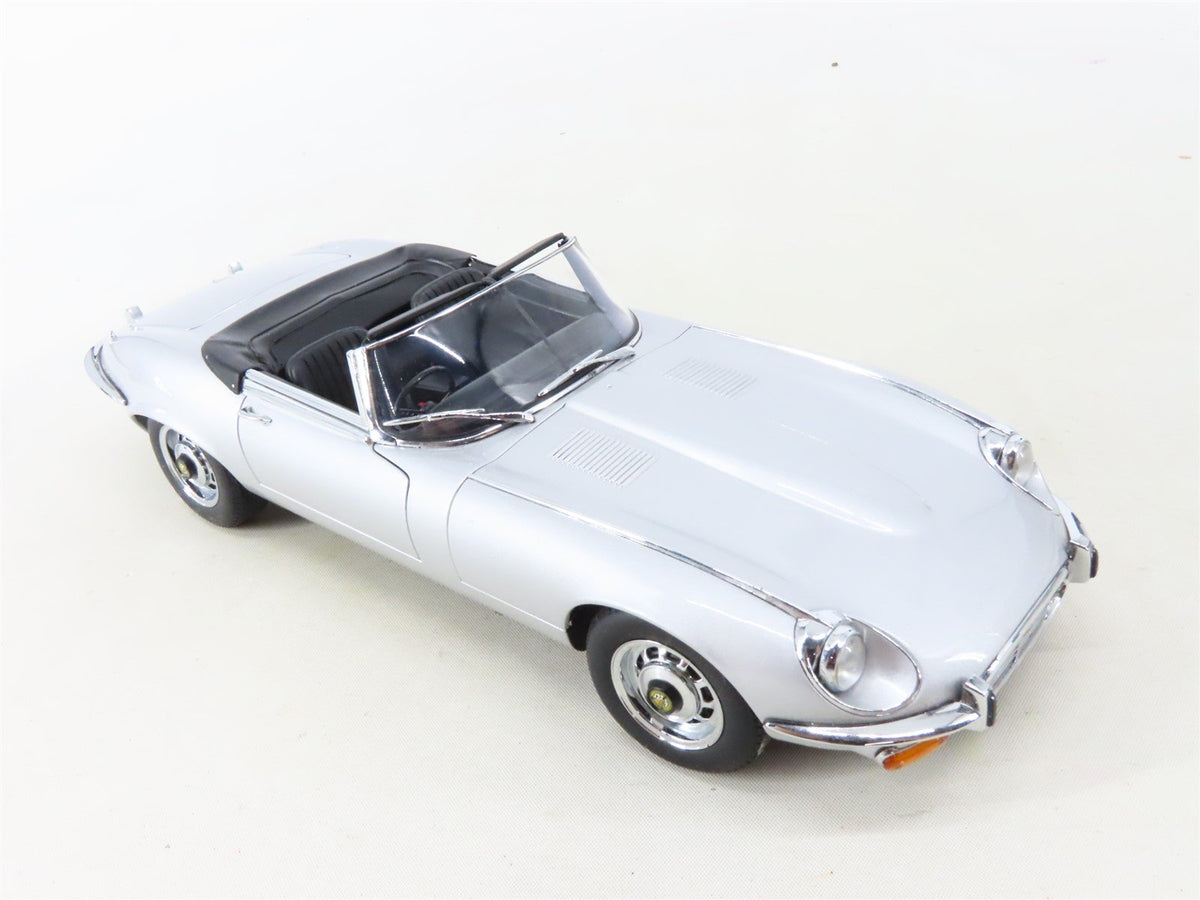 1:18 Scale AUTOart Millennium Die-Cast 73521 Jaguar E-Type