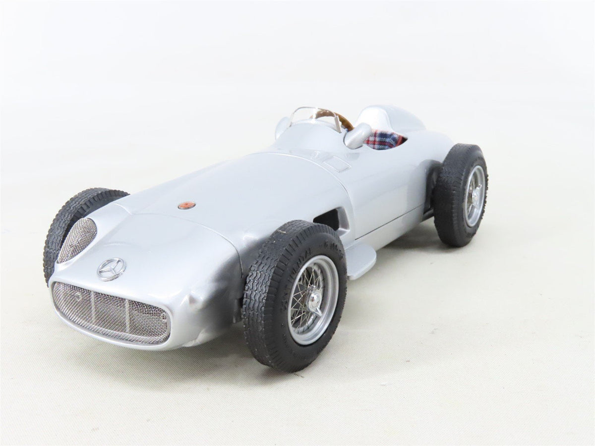 1:18 Scale CMC Die-Cast M-006 Mercedes-Benz W196 Silberpfeil-Monoposto