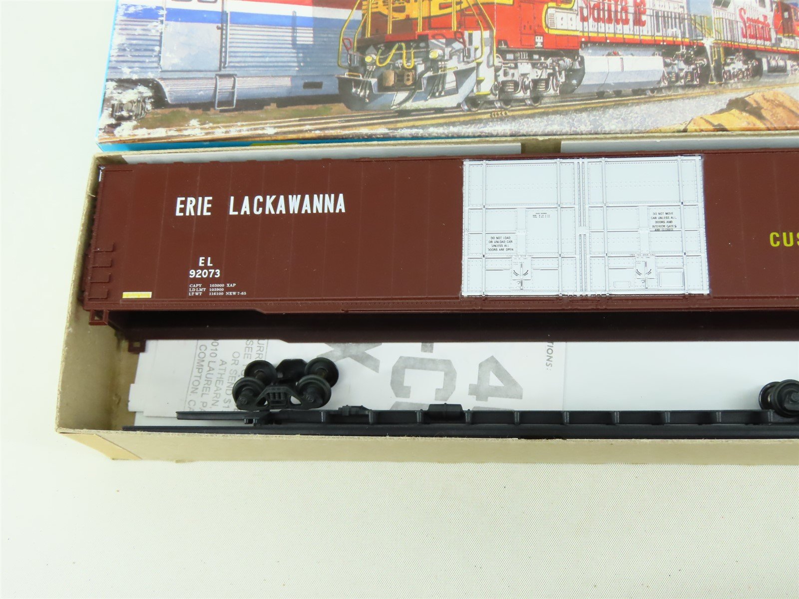 HO Scale Athearn Kit #2946 EL Erie Lackawanna 86' Hi-Cube Box Car #92073