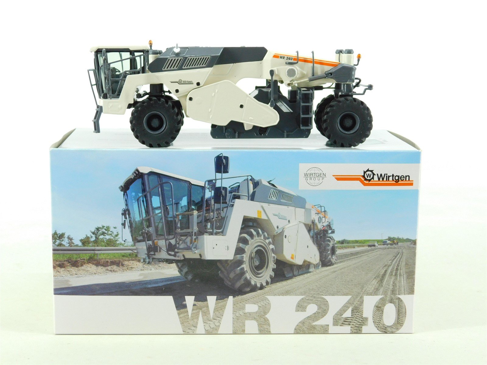 1:50 Scale NZG 871 Wirtgen Die-Cast WR240 Cold Recycler Construction Vehicle