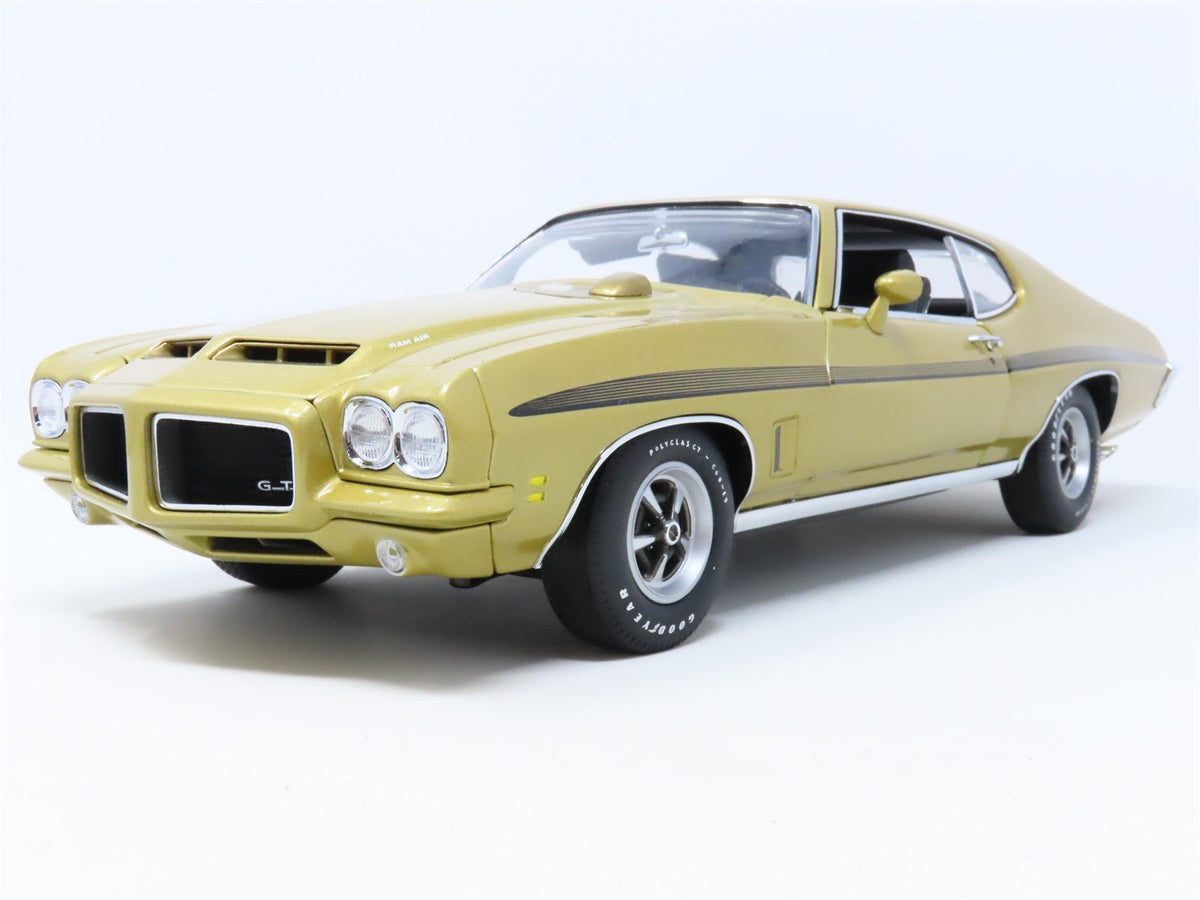 1:18 Scale GMP #8045 Limited Edition Diecast Model Car Gold 1972 Pontiac GTO