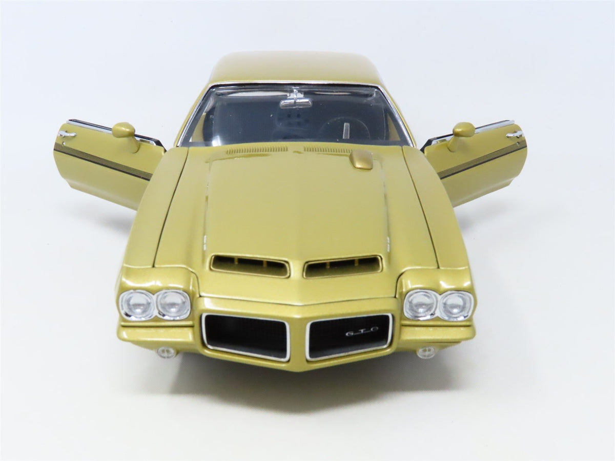 1:18 Scale GMP #8045 Limited Edition Diecast Model Car Gold 1972 Pontiac GTO