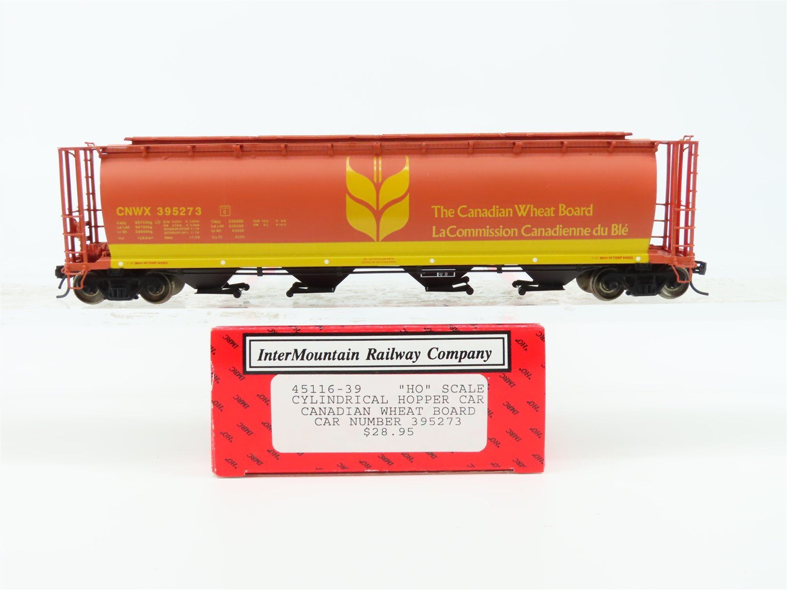 HO InterMountain 45116-39 CNWX Canadian Wheat Board Cylindrical Hopper #395273