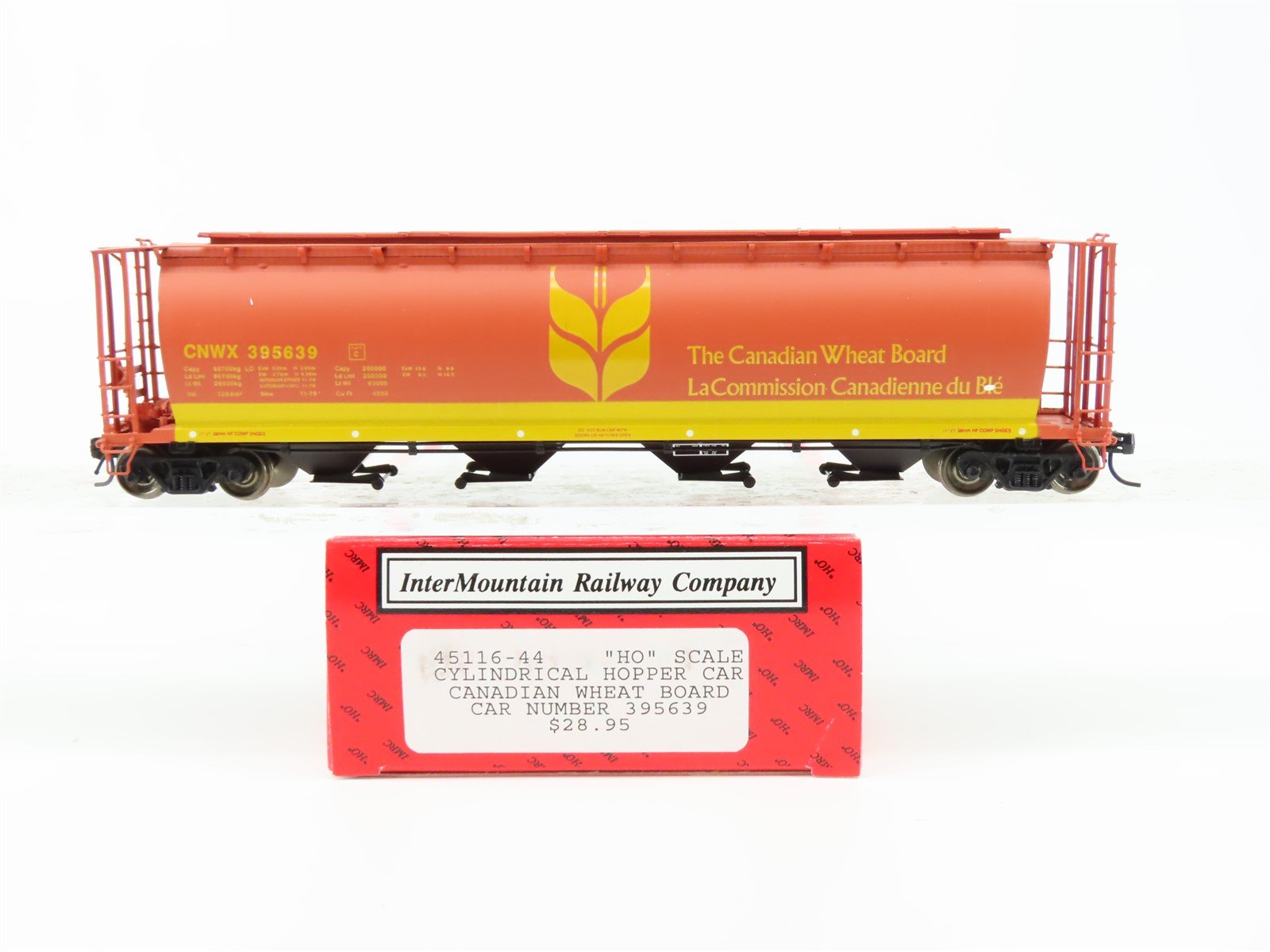 HO InterMountain 45116-44 CNWX Canadian Wheat Board Cylindrical Hopper #395639