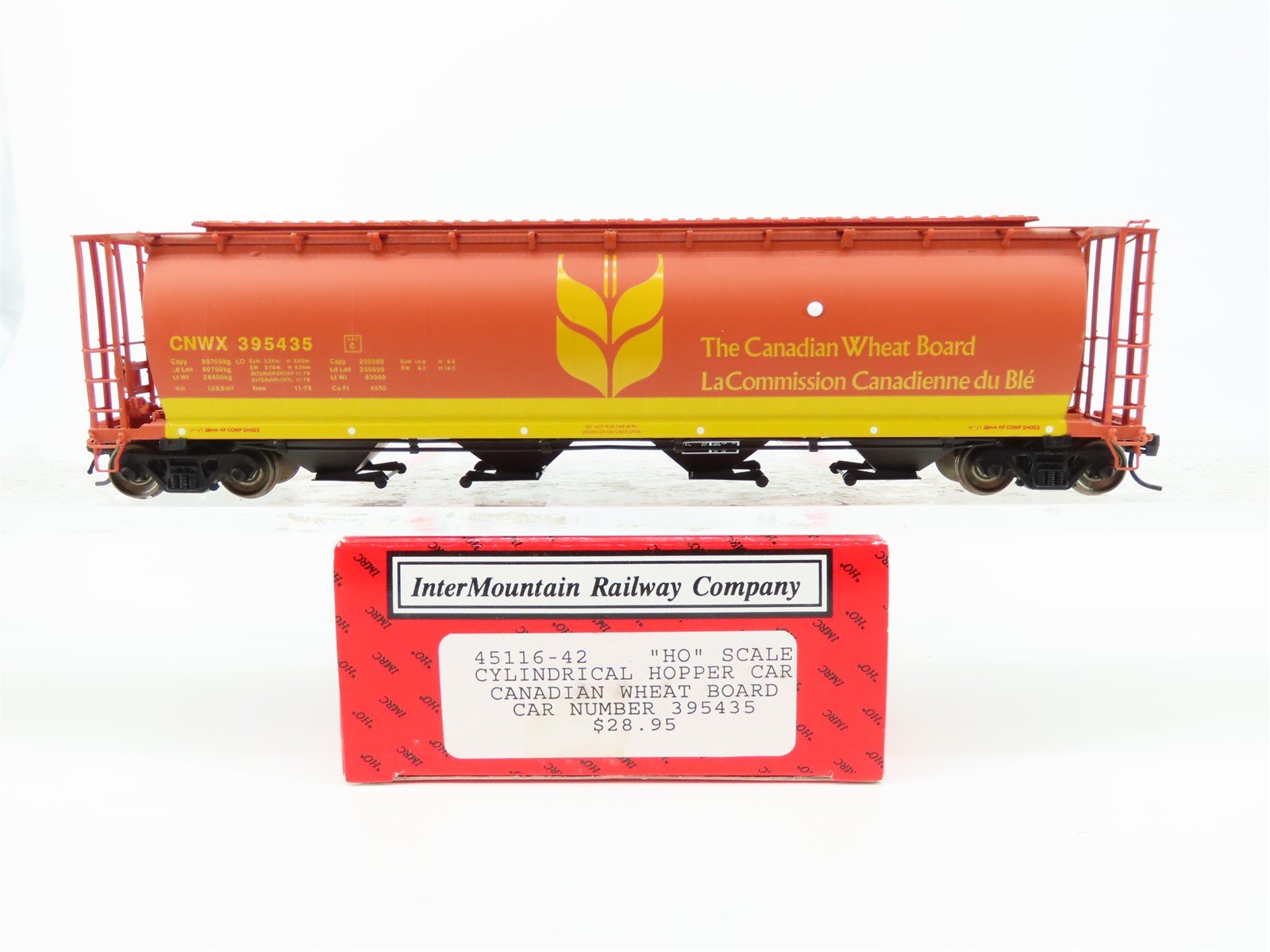 HO InterMountain 45116-42 CNWX Canadian Wheat Board Cylindrical Hopper #395435