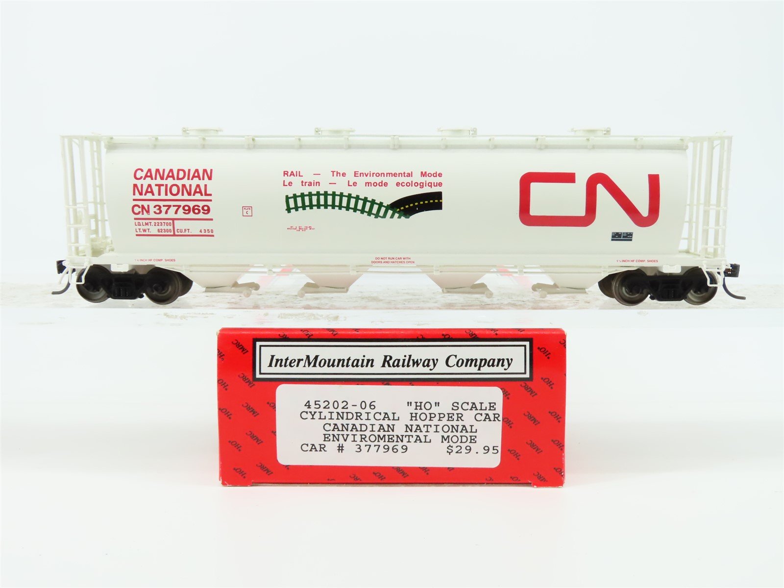 HO Scale InterMountain 45202-06 CN Canadian National Cylindrical Hopper #377969