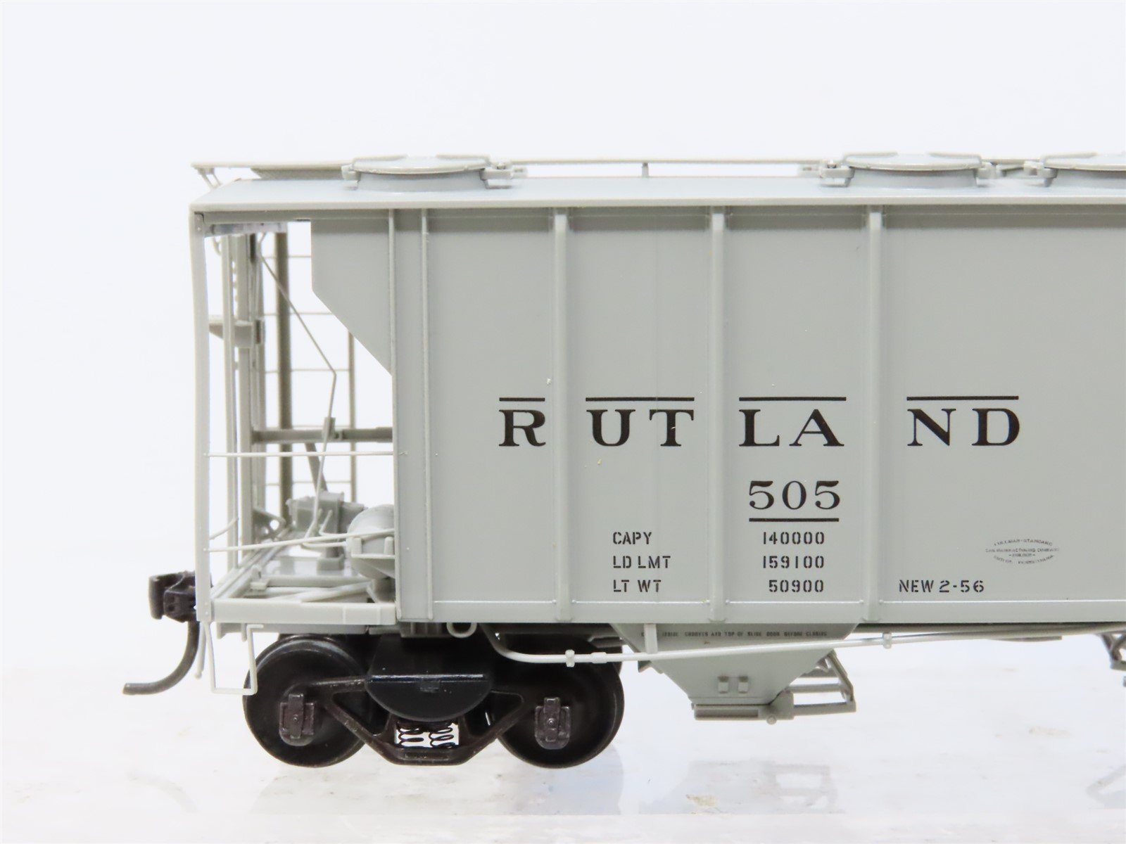 HO Scale Kadee Cars 8324 RUT Rutland 2-Bay Covered Hopper #505