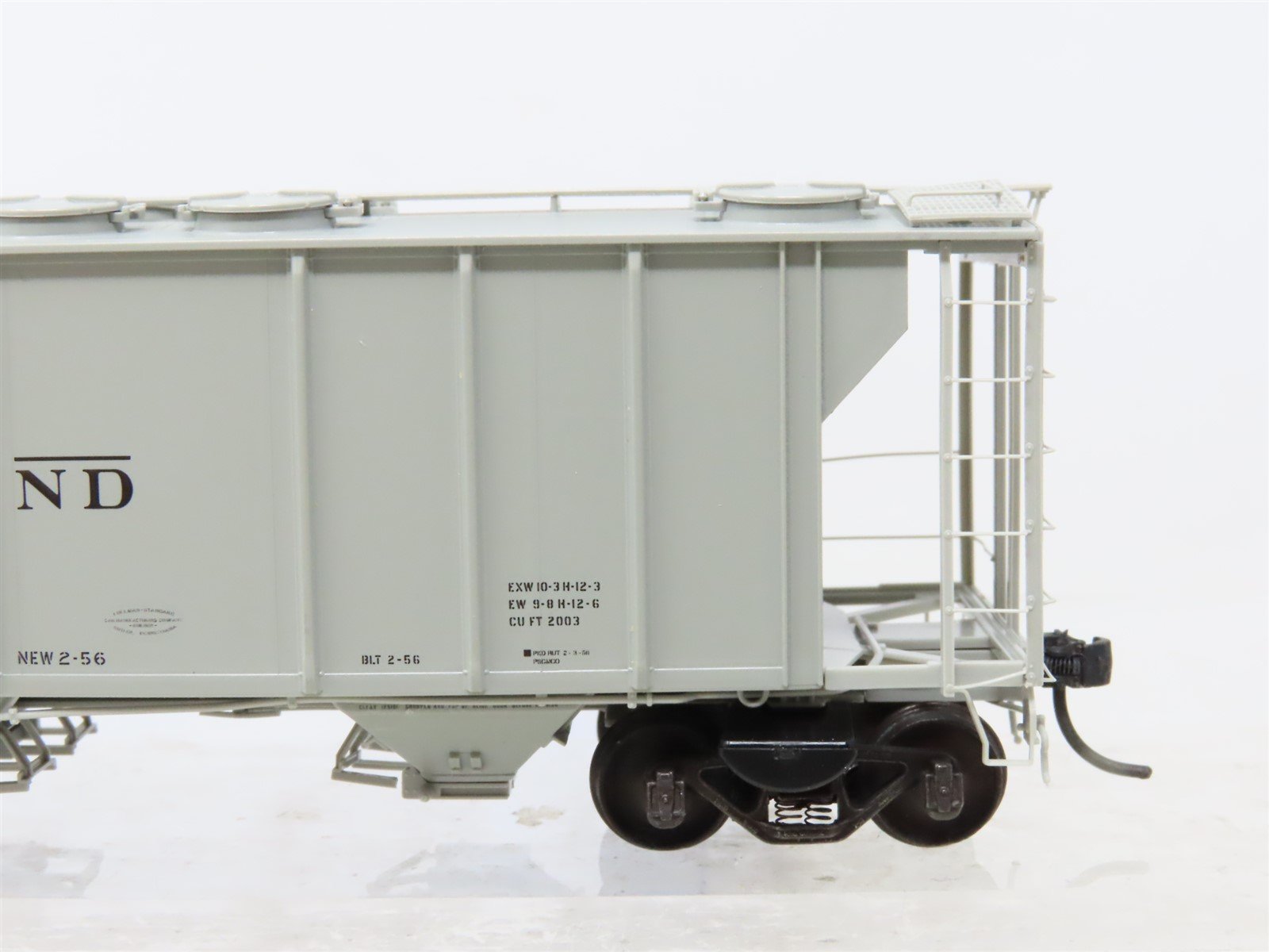 HO Scale Kadee Cars 8324 RUT Rutland 2-Bay Covered Hopper #505