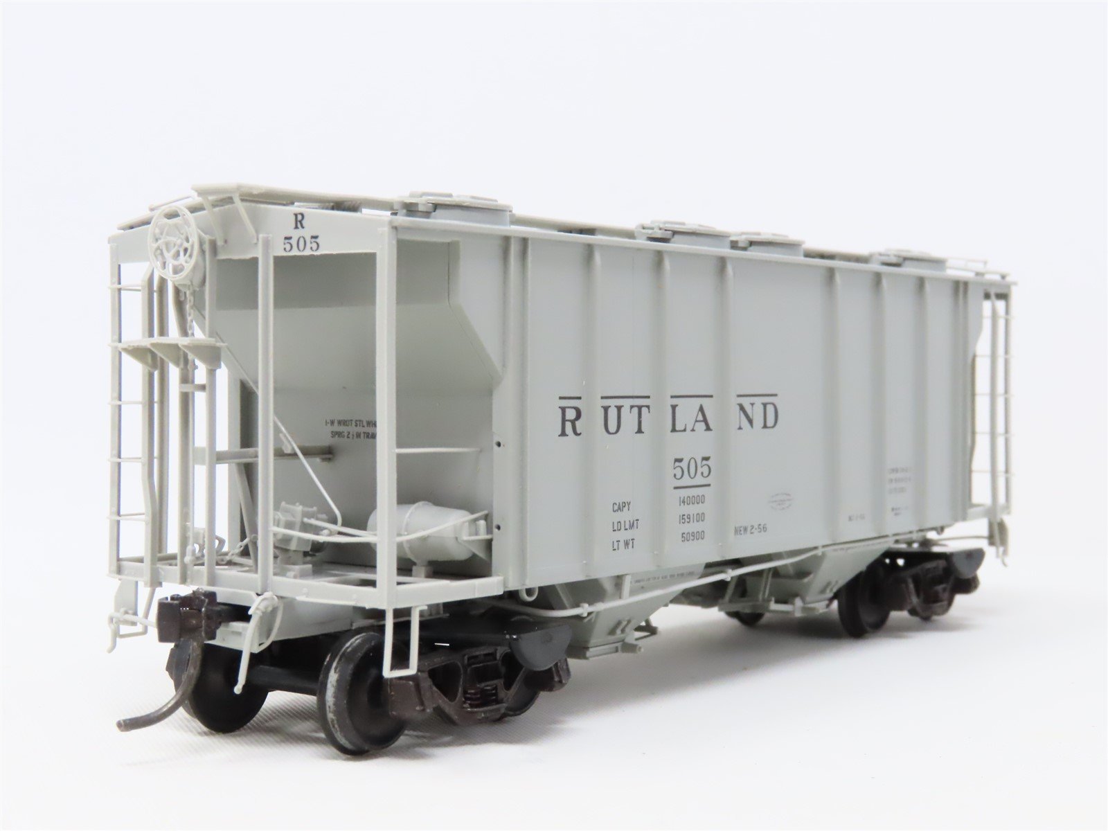 HO Scale Kadee Cars 8324 RUT Rutland 2-Bay Covered Hopper #505
