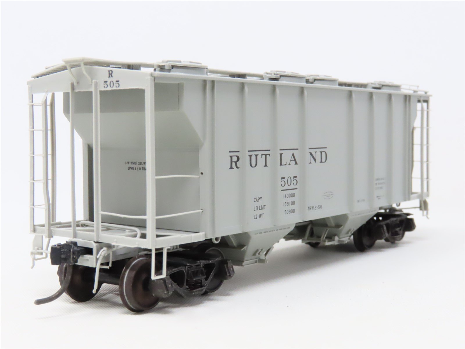 HO Scale Kadee Cars 8324 RUT Rutland 2-Bay Covered Hopper #505