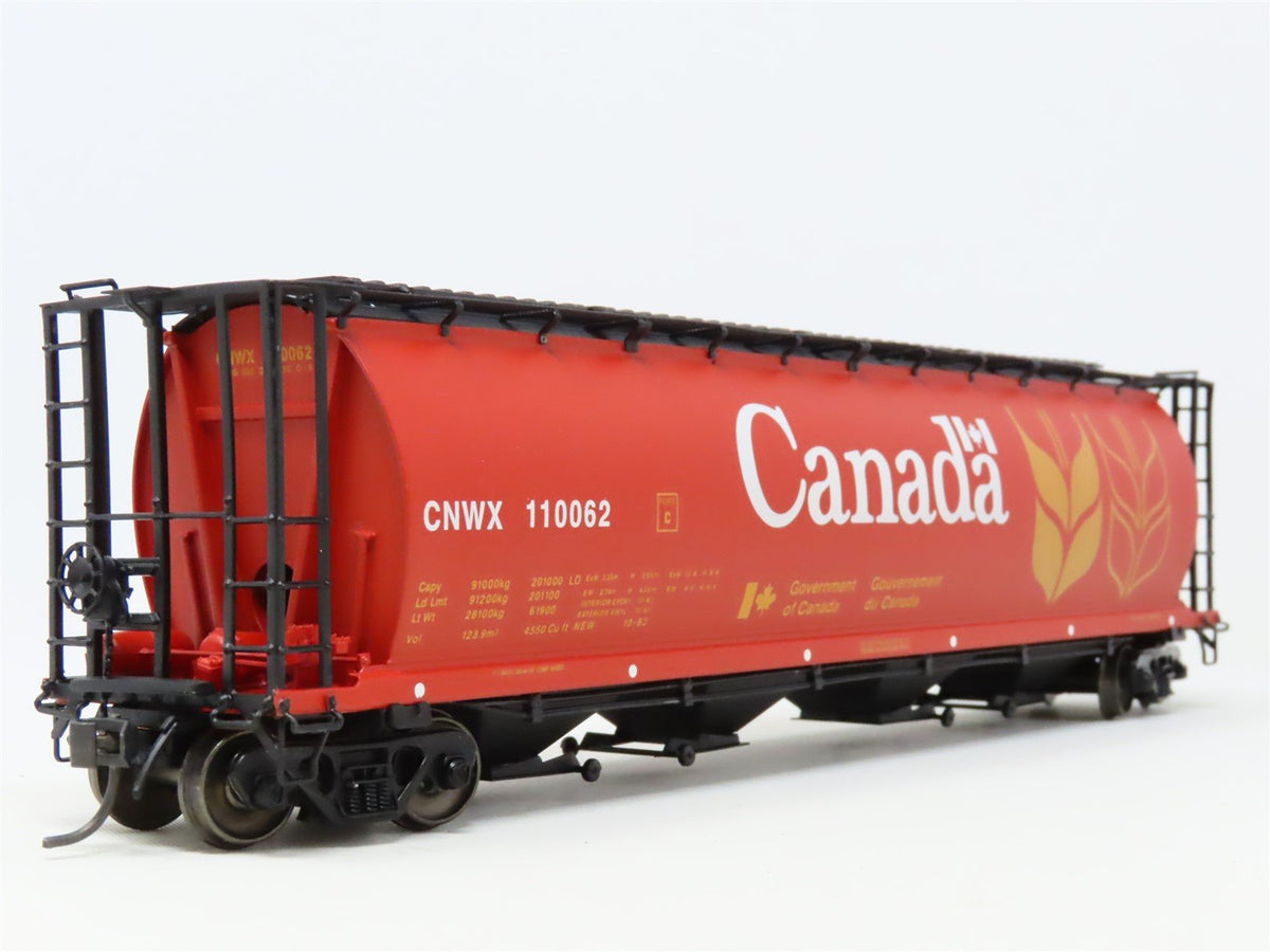 HO Scale InterMountain 45101-90 CNWX Canada 4-Bay Cylindrical Hopper #110062