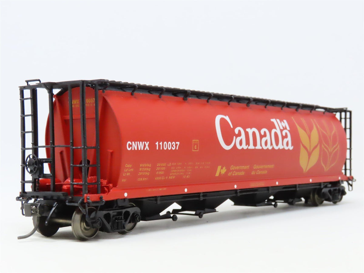 HO Scale InterMountain 45101-89 CNWX Canada 4-Bay Cylindrical Hopper #110037