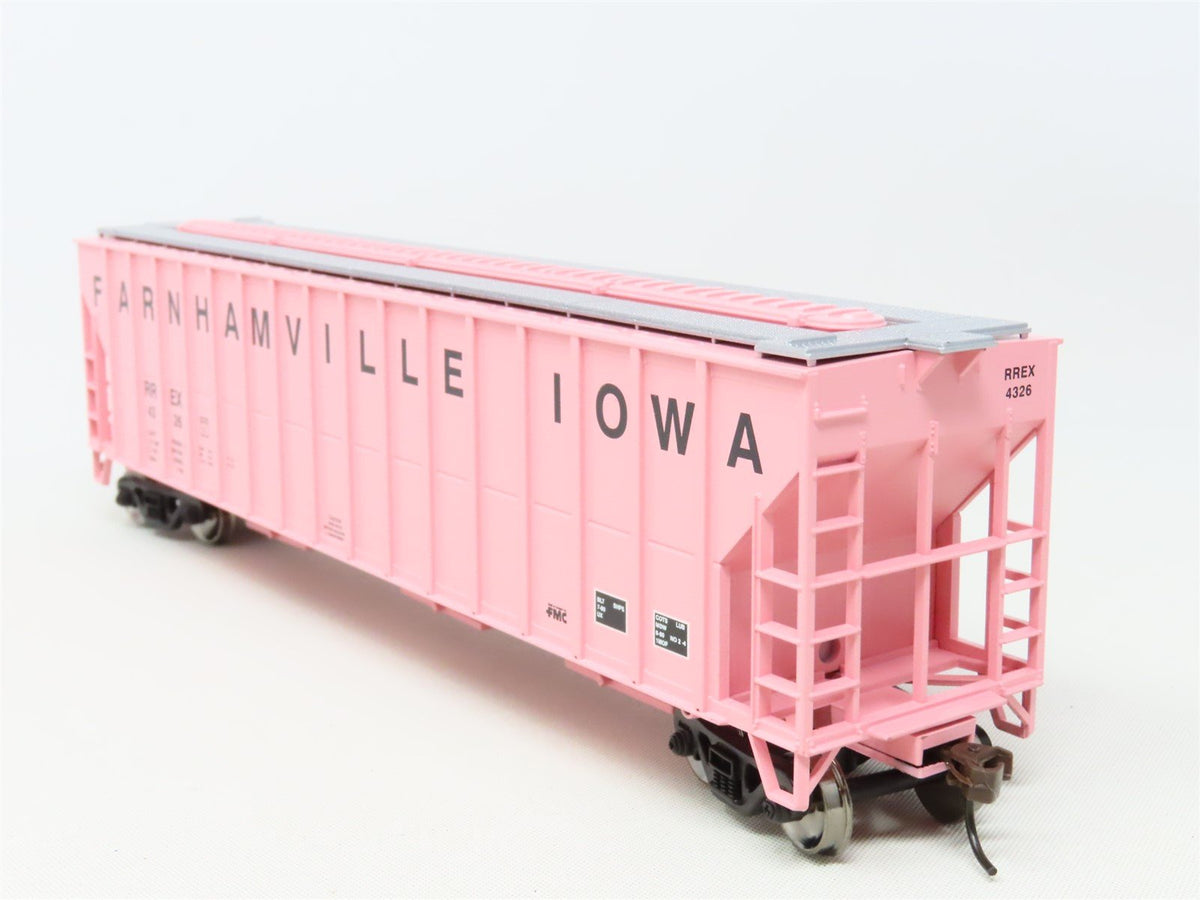 HO Scale Athearn 92763 RREX Farnhamville Iowa 3-Bay Covered Hopper #4326