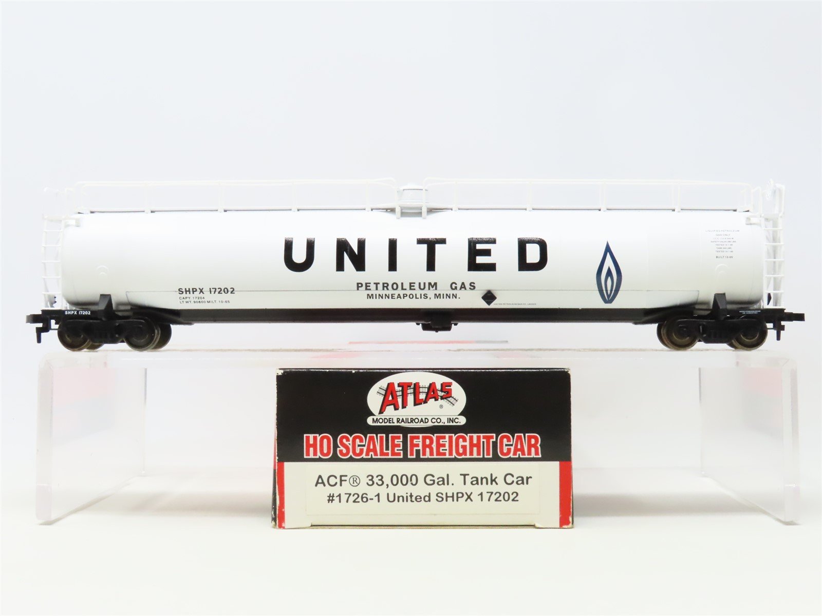 HO Scale Atlas 1726-1 SHPX United Petroleum Gas 33k Gal Tank Car #17202