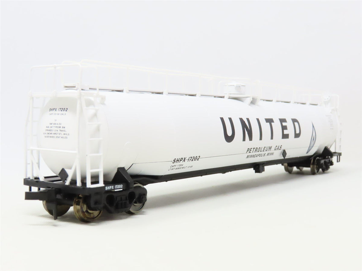 HO Scale Atlas 1726-1 SHPX United Petroleum Gas 33k Gal Tank Car #17202