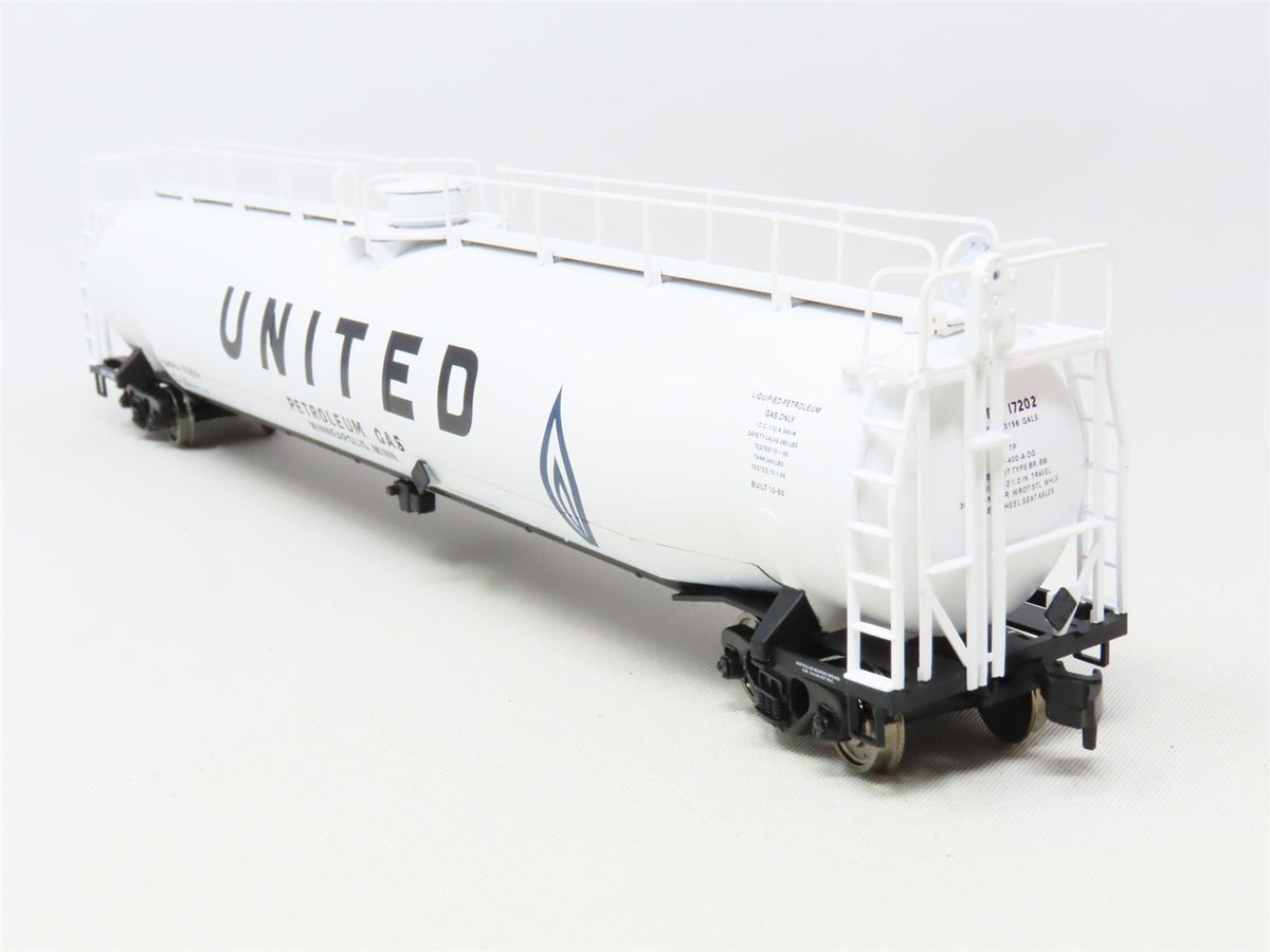 HO Scale Atlas 1726-1 SHPX United Petroleum Gas 33k Gal Tank Car #17202