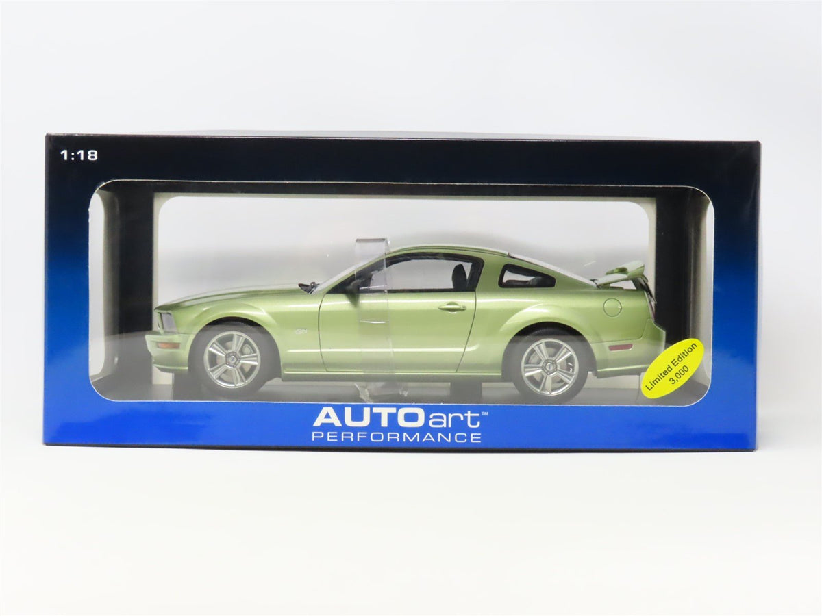 1:18 Scale AUTOart #73011 2005 Ford Mustang GT (2004 Auto Show Version) - Green