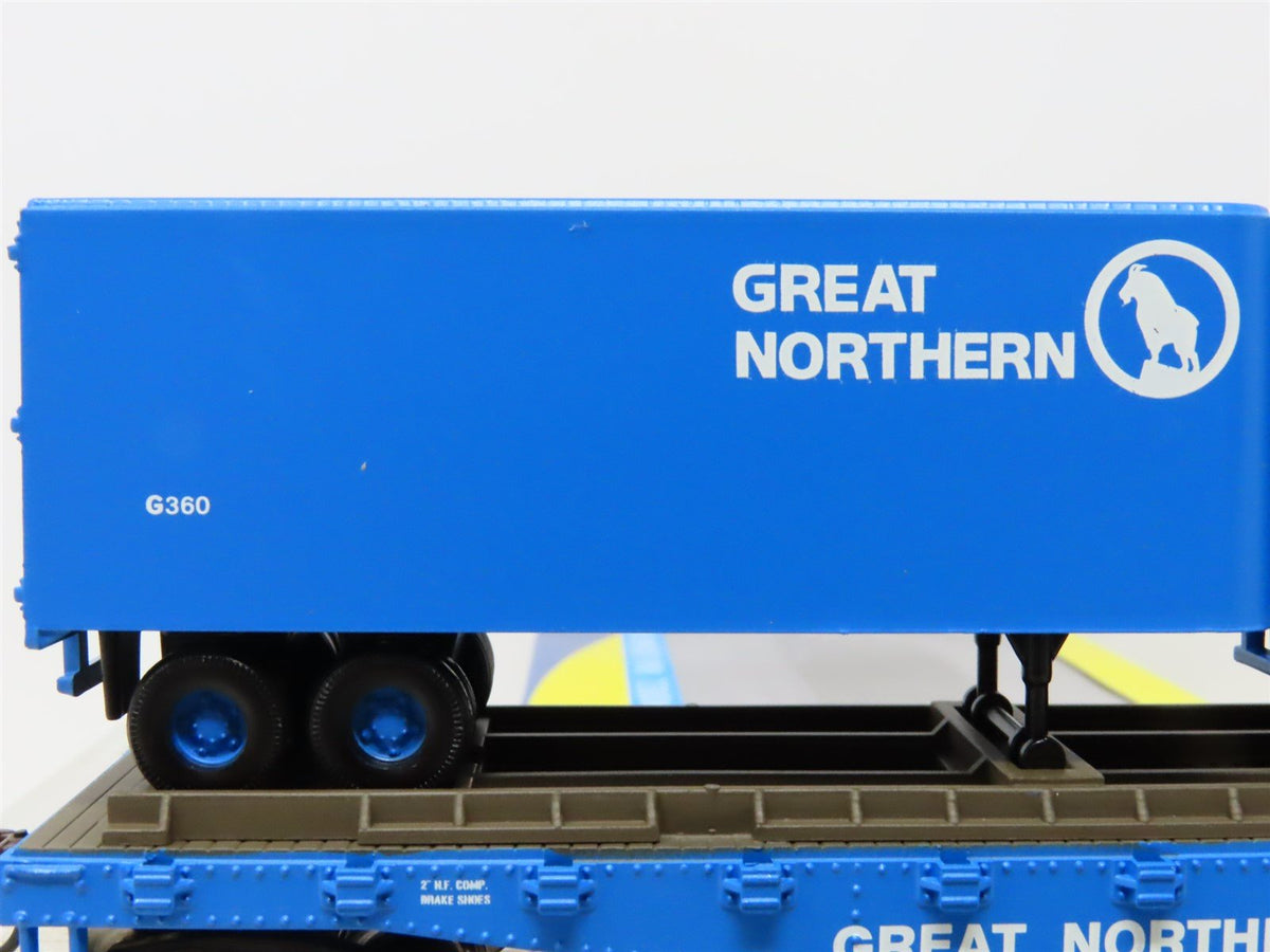 HO Scale Athearn 92399 GN Great Northern 50&#39; Flat Car #60236 w/ Two 25&#39; Trailers