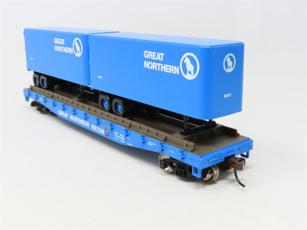 HO Scale Athearn 92399 GN Great Northern 50&#39; Flat Car #60236 w/ Two 25&#39; Trailers