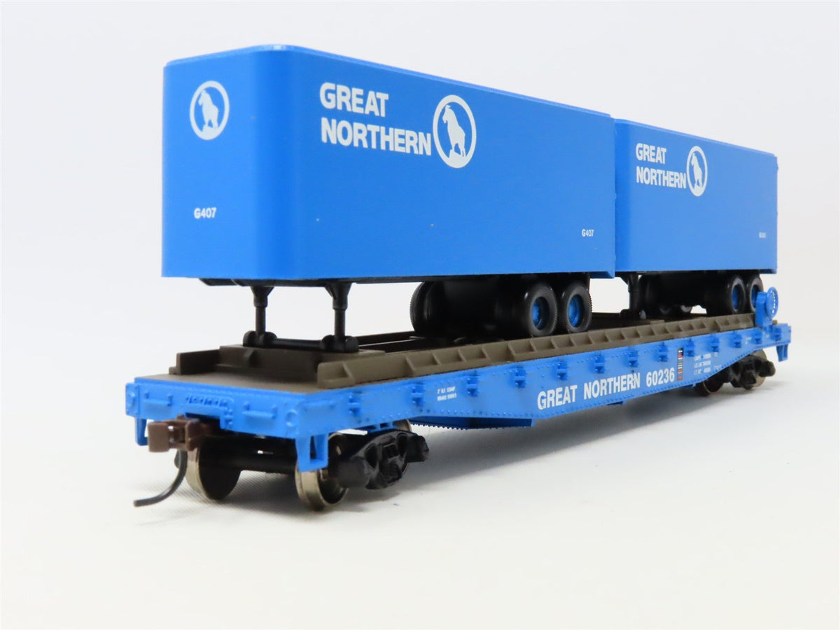 HO Scale Athearn 92399 GN Great Northern 50&#39; Flat Car #60236 w/ Two 25&#39; Trailers