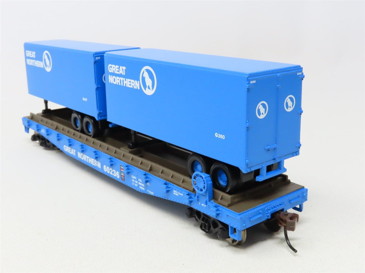 HO Scale Athearn 92399 GN Great Northern 50&#39; Flat Car #60236 w/ Two 25&#39; Trailers