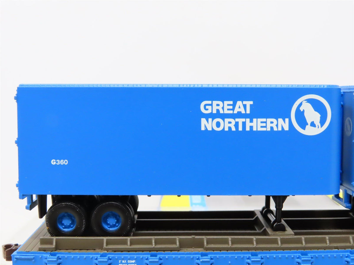 HO Scale Athearn 92399 GN Great Northern 50&#39; Flat Car #60236 w/ Two 25&#39; Trailers