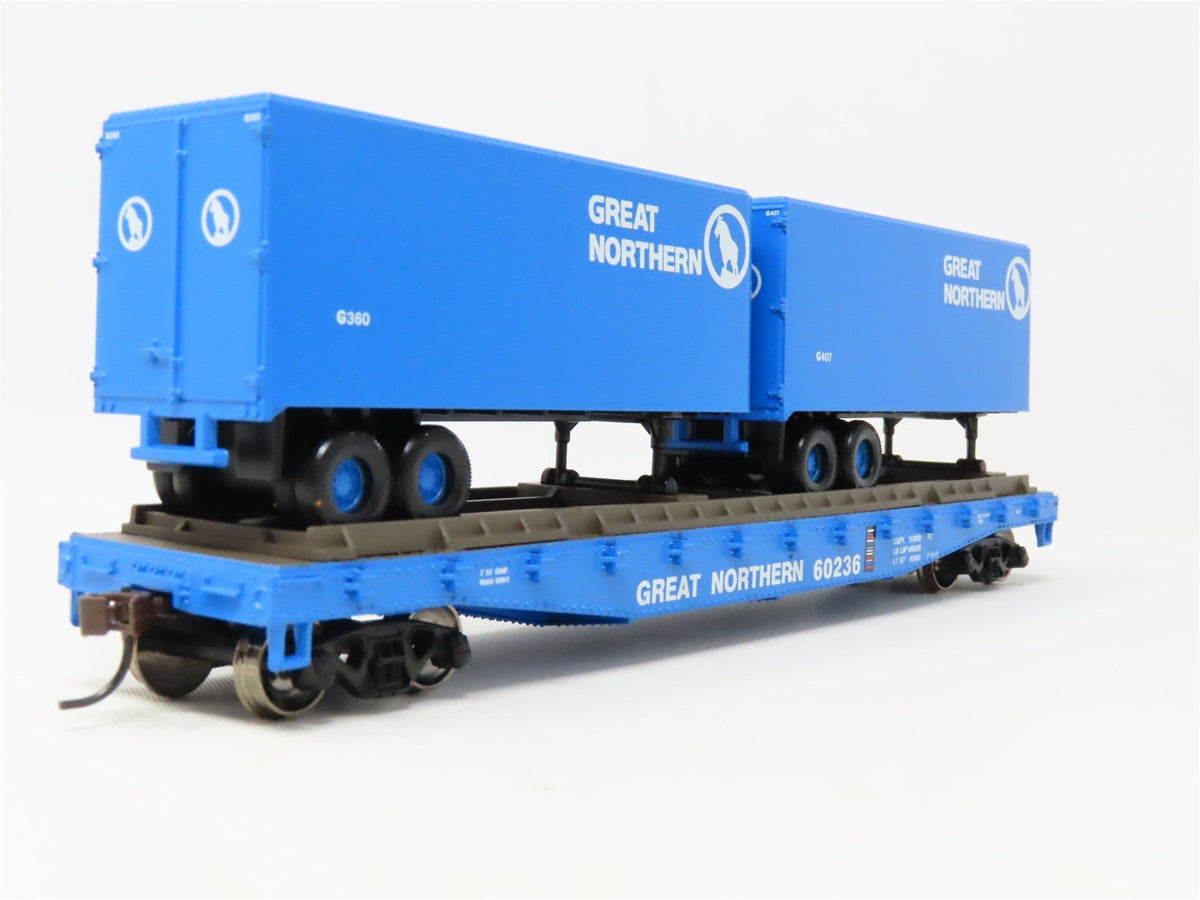 HO Scale Athearn 92399 GN Great Northern 50&#39; Flat Car #60236 w/ Two 25&#39; Trailers