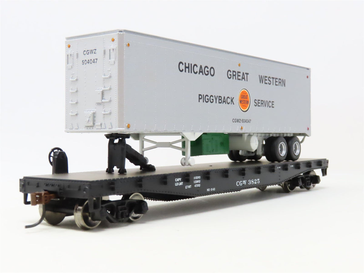 HO Athearn 72466 CGW Chicago Great Western 50&#39; Flat Car #3825 w/ 40&#39; Trailer