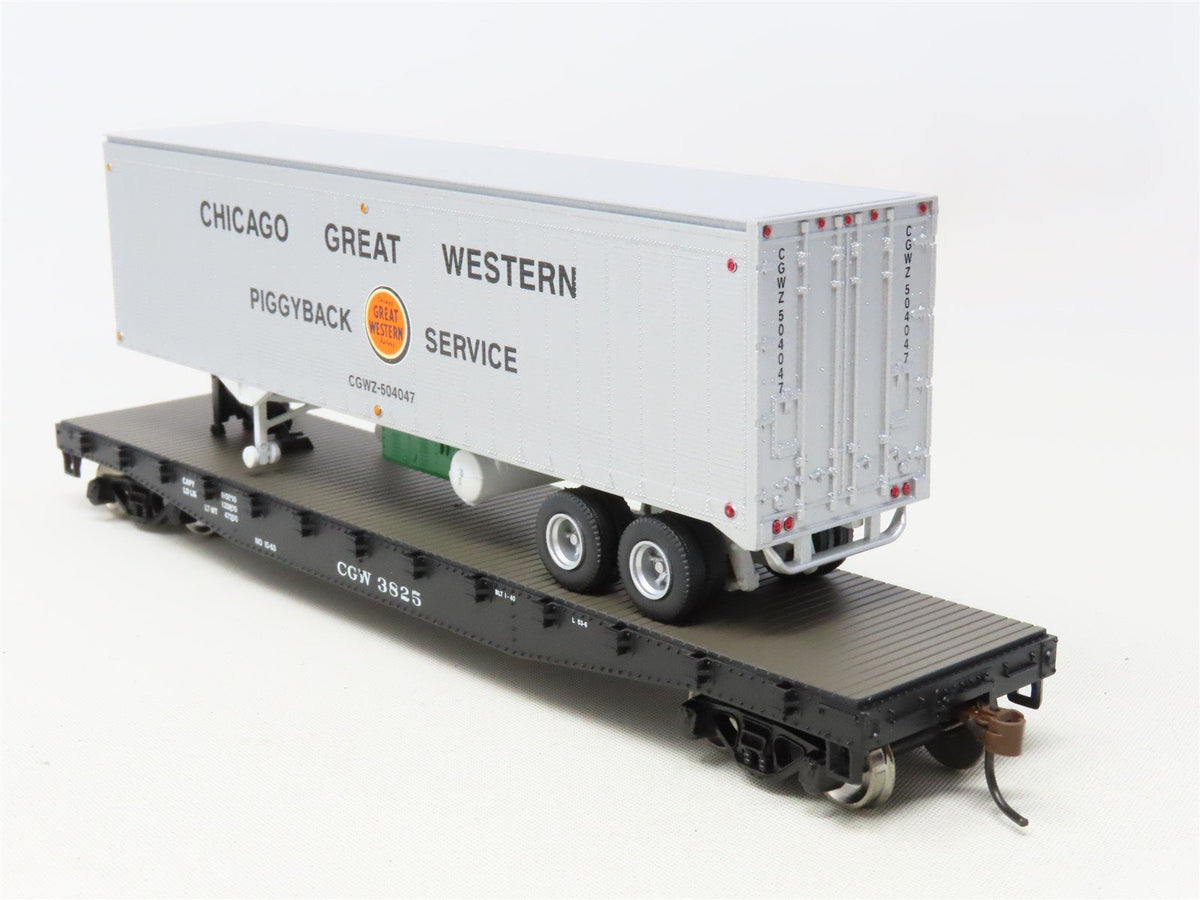 HO Athearn 72466 CGW Chicago Great Western 50&#39; Flat Car #3825 w/ 40&#39; Trailer