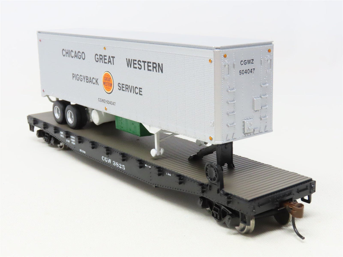 HO Athearn 72466 CGW Chicago Great Western 50&#39; Flat Car #3825 w/ 40&#39; Trailer