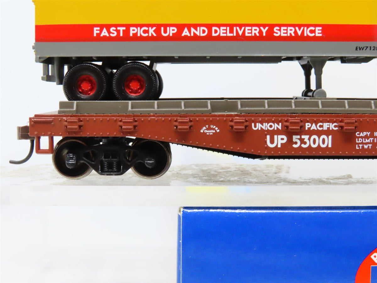 HO Scale Athearn 92359 UP Union Pacific 50&#39; Flat Car #53001 w/ Two 25&#39; Trailers