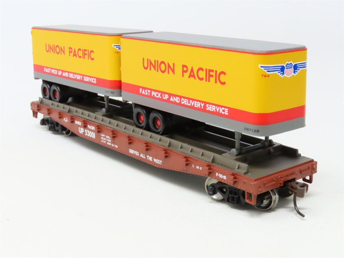 HO Scale Athearn 92359 UP Union Pacific 50&#39; Flat Car #53001 w/ Two 25&#39; Trailers