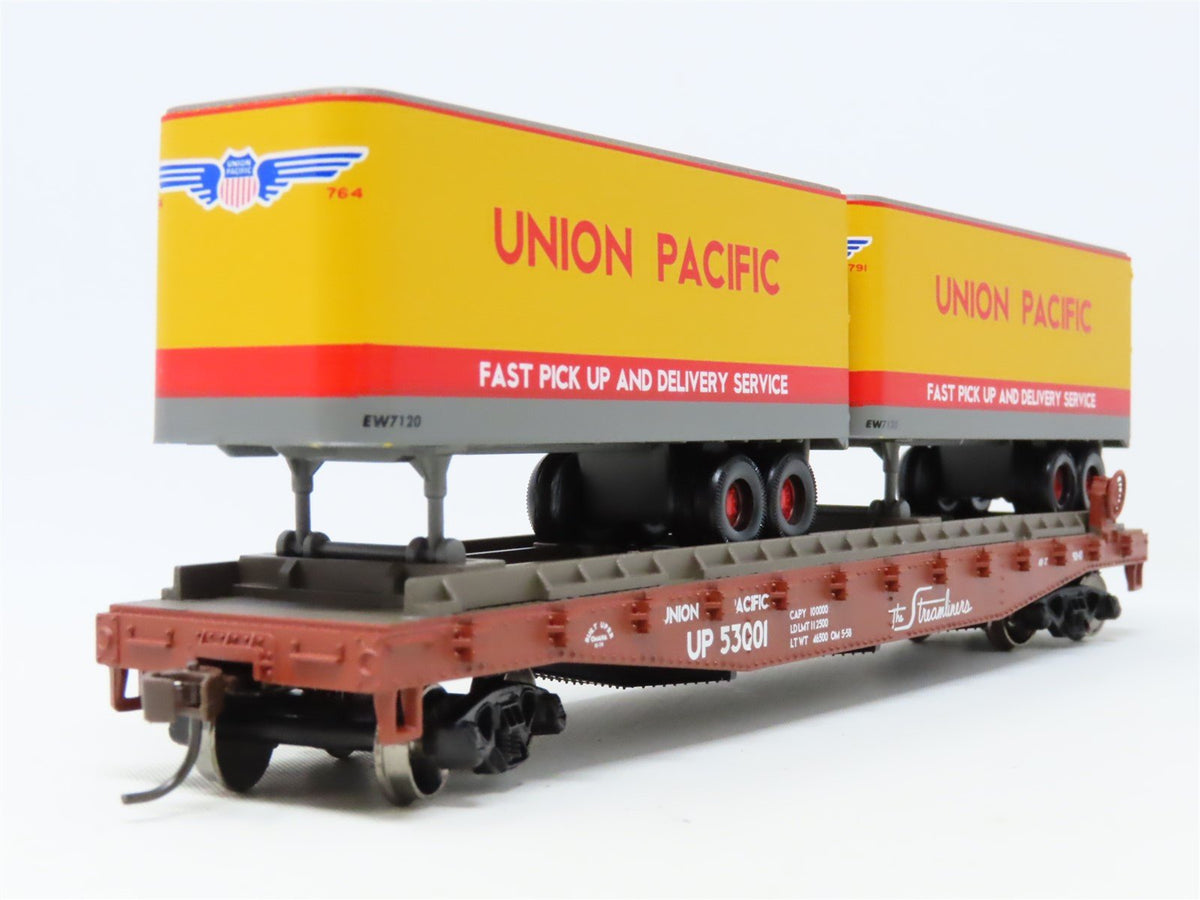 HO Scale Athearn 92359 UP Union Pacific 50&#39; Flat Car #53001 w/ Two 25&#39; Trailers