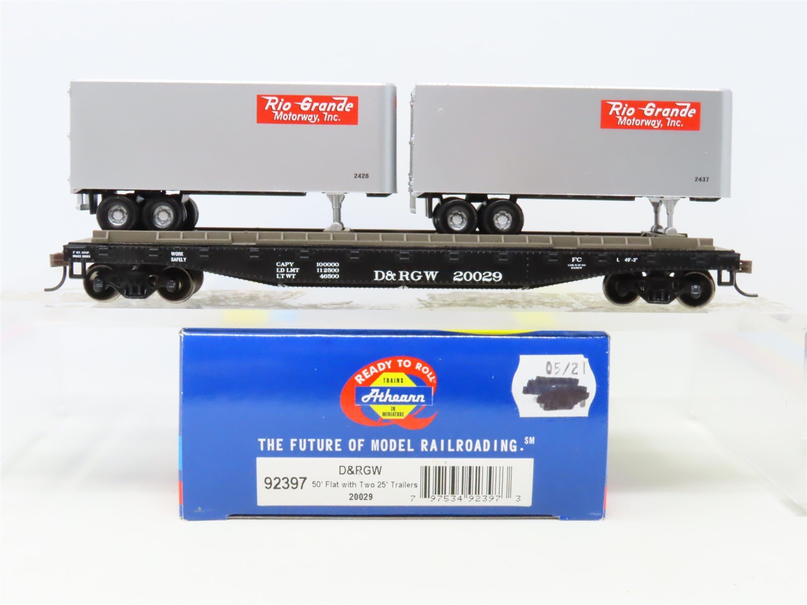 HO Scale Athearn 92397 D&RGW Rio Grande 50' Flat Car #20029 w/ Two 25' Trailers