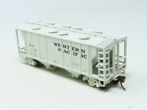 HO Scale Athearn 94373 WP Western Pacific 2-Bay Covered Hopper #11318