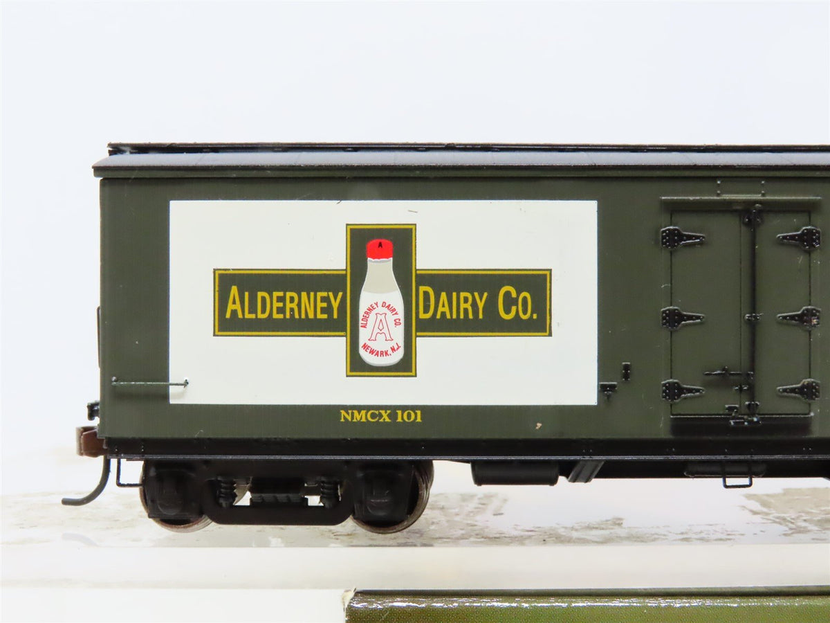 HO Scale Roundhouse 84601 NMCX Alderney Dairy 40&#39; Wood Milk Car #101